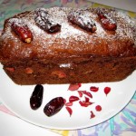 Кекс с айвой и финиками